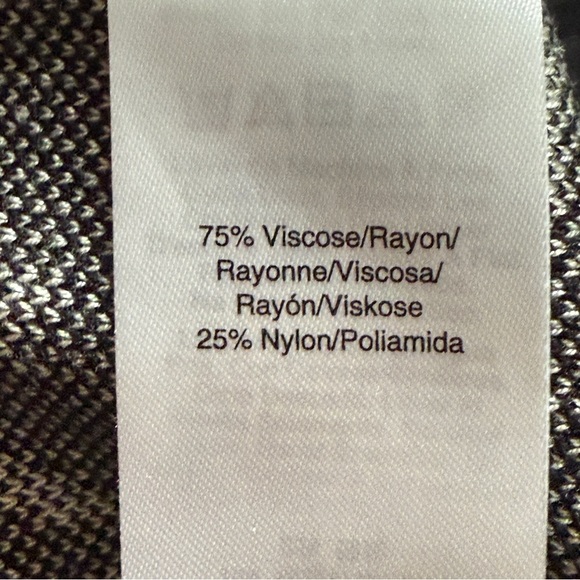 DKNY Logo Sweater V-Neck Sweater in Black and White | Size L - Picture 8 of 9